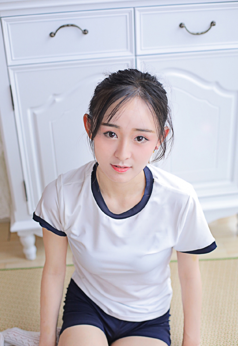 体操服美女学生妹青春靓丽图片