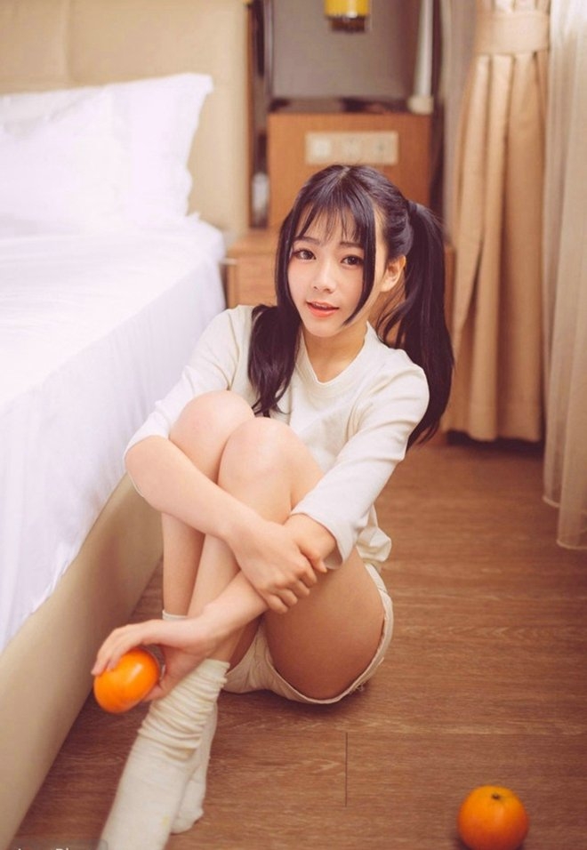 吊带连体衣光滑牛奶肌人体之美