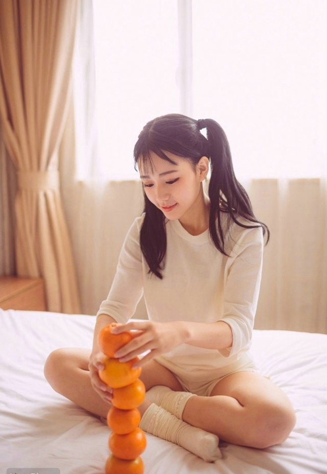 吊带连体衣光滑牛奶肌人体之美