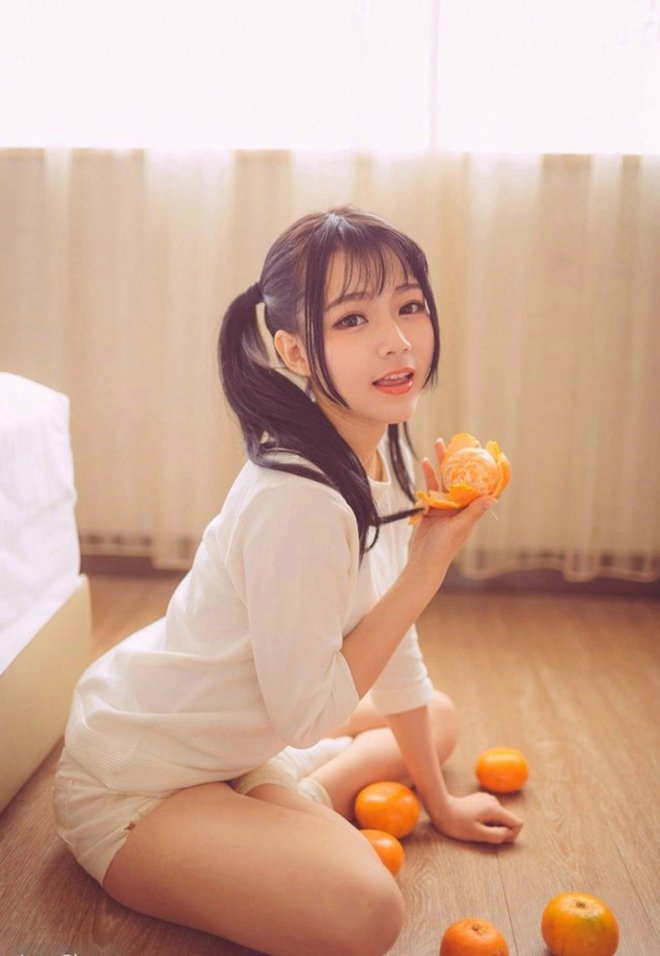 吊带连体衣光滑牛奶肌人体之美