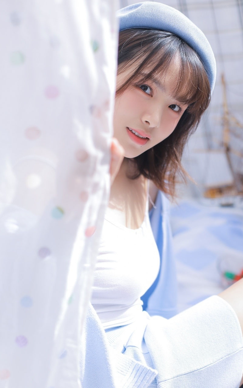 迷人美女小露香肩人体之美欣赏