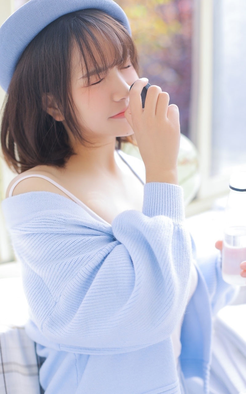 迷人美女小露香肩人体之美欣赏