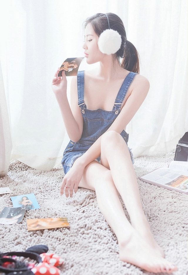 性感少女吊带内衣人体之美写真
