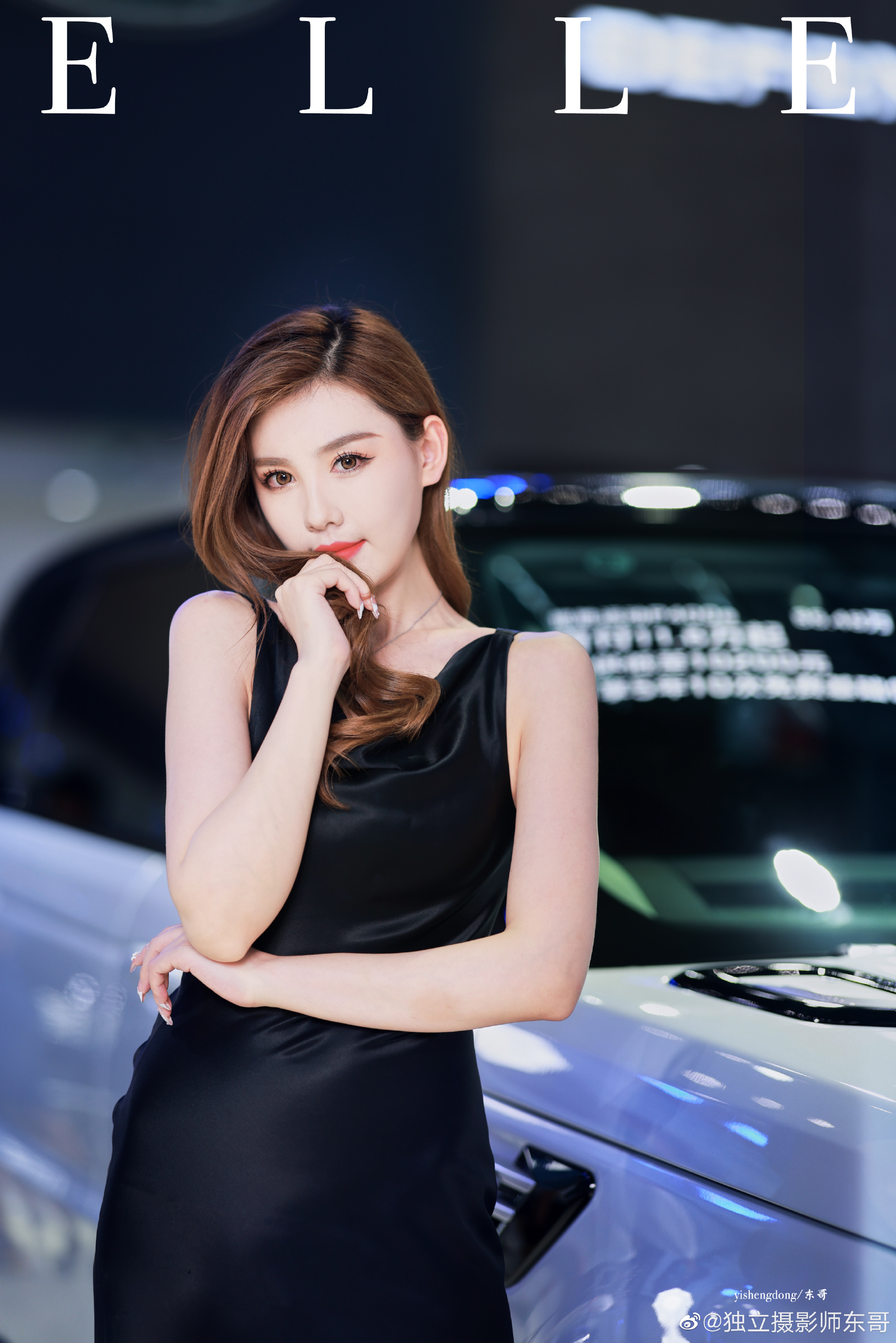 美女车模肤白貌美腰细腿长私拍