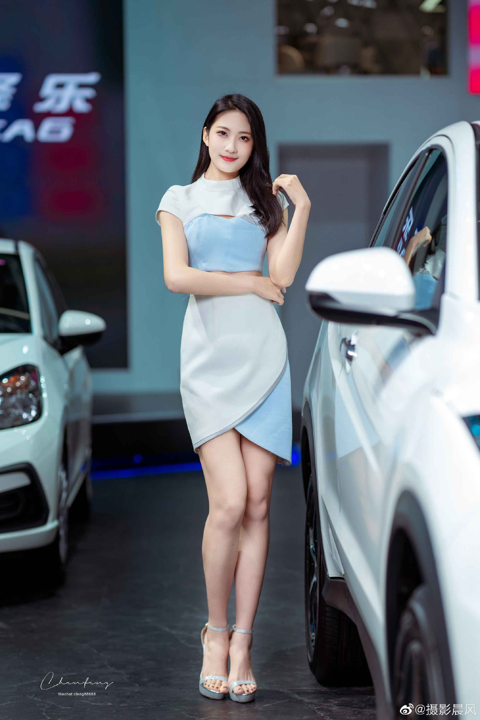 美女车模细腰美腿性感迷人私拍