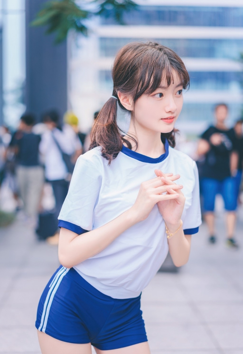 元气少女白丝美腿室内个人写真