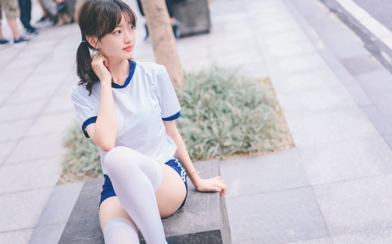 元气少女白丝美腿室内个人写真