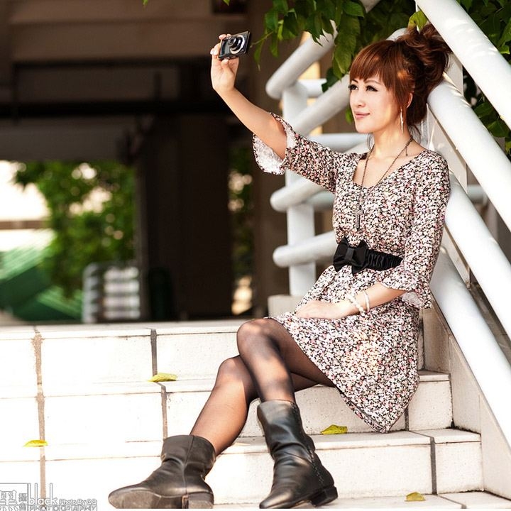 丸子头美女学生妹黑丝美腿图片